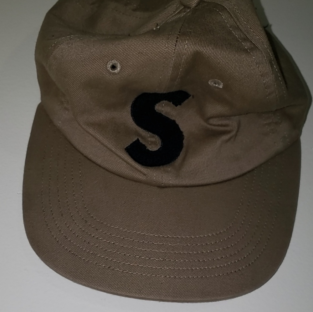 SUPREME HAT